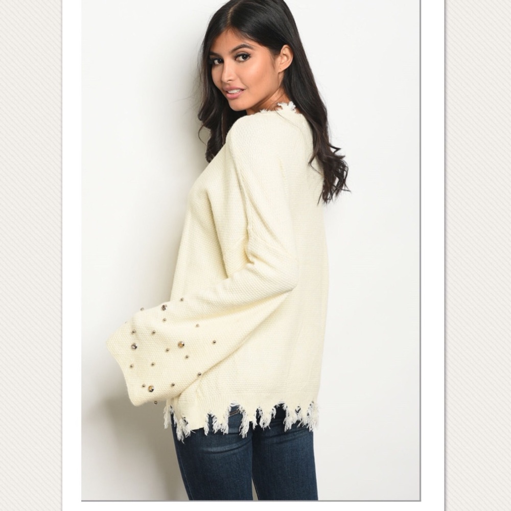 ⚠️only 1 left⚠️ wool blend boho grommet sweater L - Picture 2 of 8